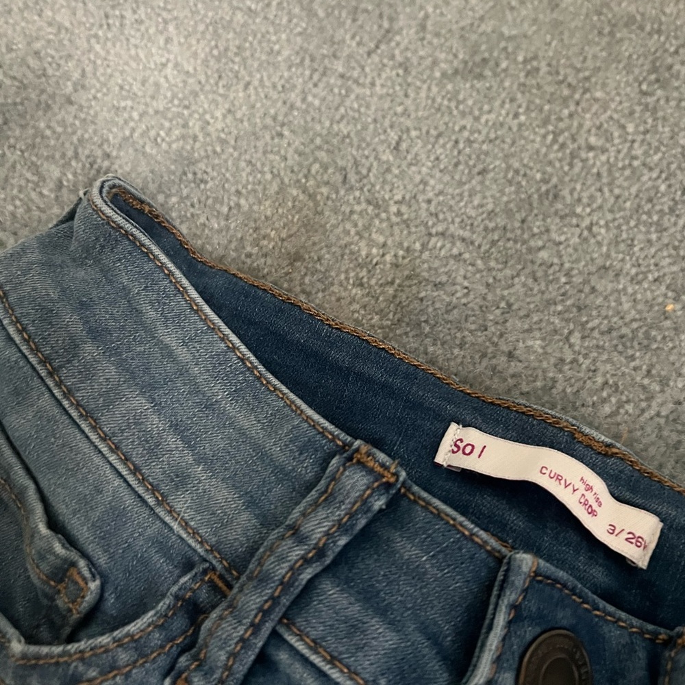 High Rise Curvy Crop Ripped Jeans - Picture 3 of 4